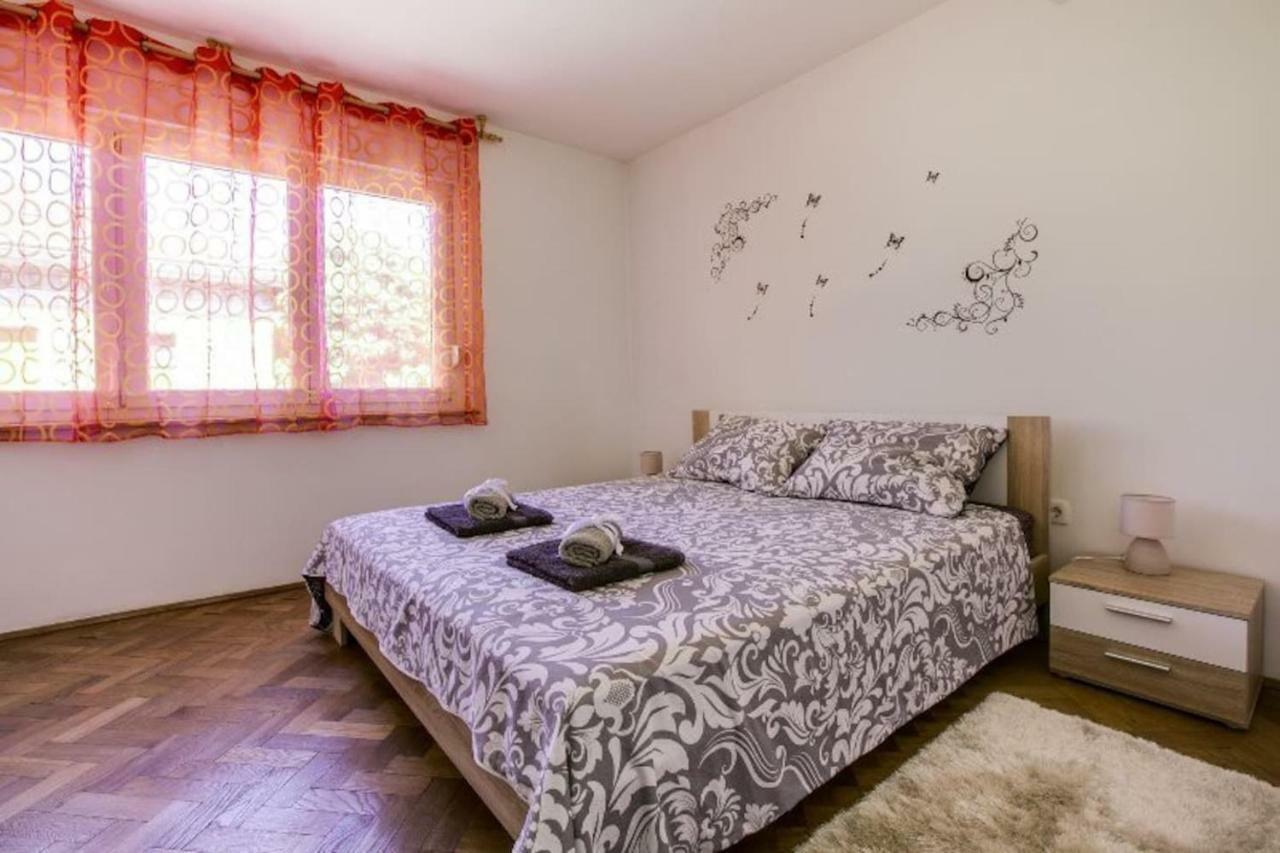 Appartamento A Pula Vicino Al Mare Экстерьер фото